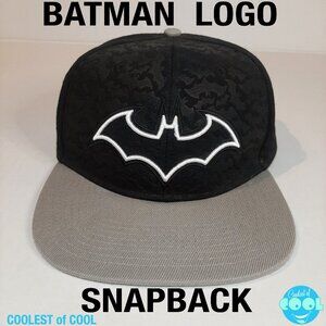 Batman logo snapback hat Embroidered Batwing on black bats Adjustable Strap OSFM